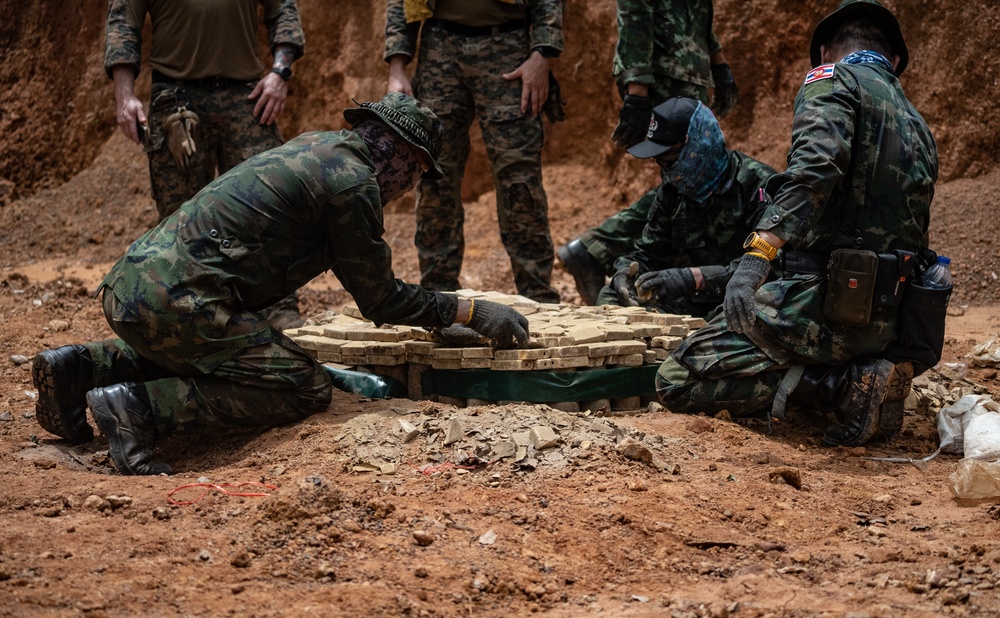 HMA Thailand 22 | Royal Thai and U.S. Marine EOD technicians conduct large scale disposals