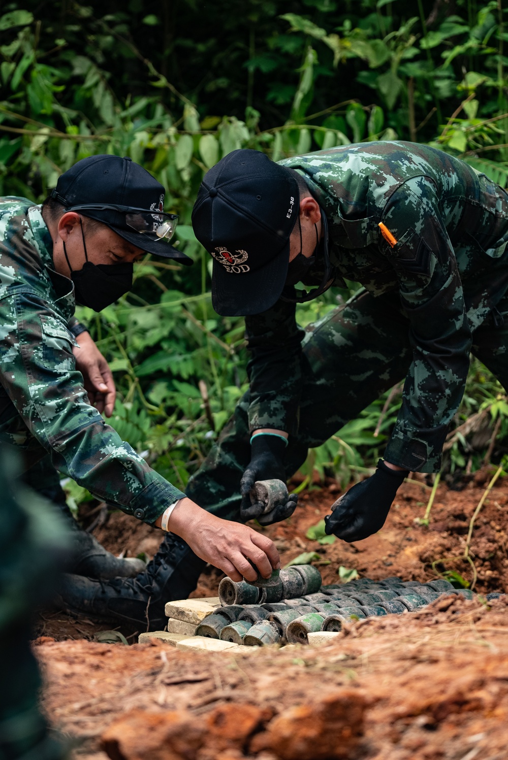 HMA Thailand 22 | Royal Thai and U.S. Marine EOD technicians conduct large scale disposals