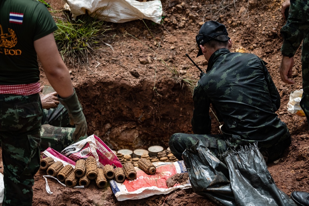 HMA Thailand 22 | Royal Thai and U.S. Marine EOD technicians conduct large scale disposals