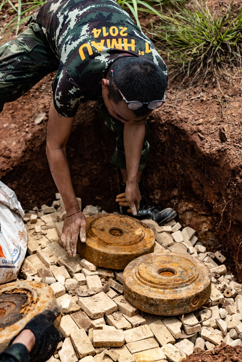 HMA Thailand 22 | Royal Thai and U.S. Marine EOD technicians conduct large scale disposals