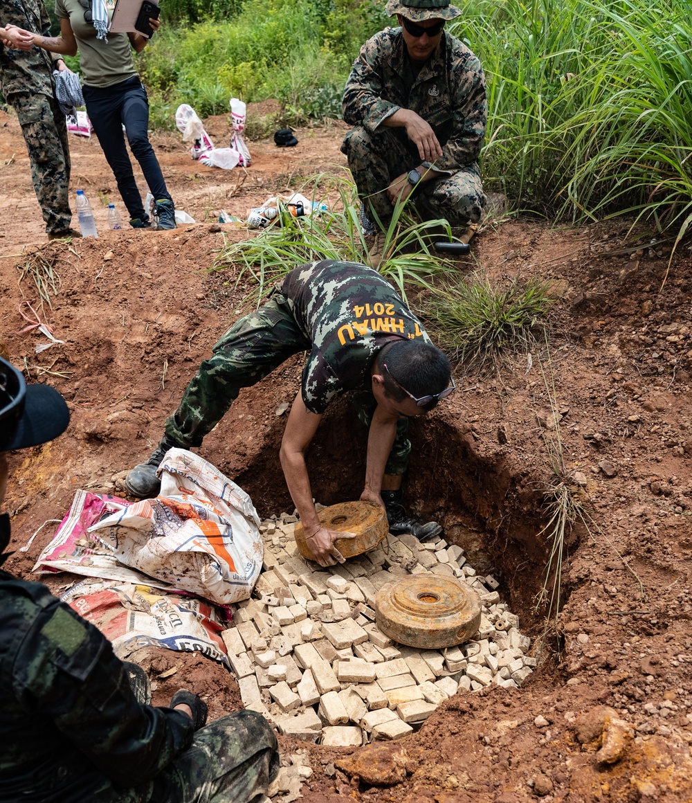 HMA Thailand 22 | Royal Thai and U.S. Marine EOD technicians conduct large scale disposals