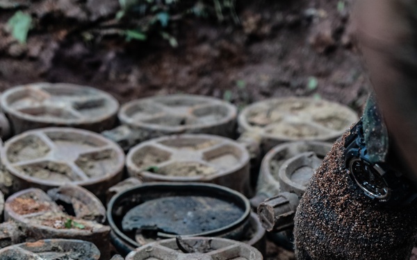 HMA Thailand 22 | Royal Thai and U.S. Marine EOD technicians conduct large scale disposals