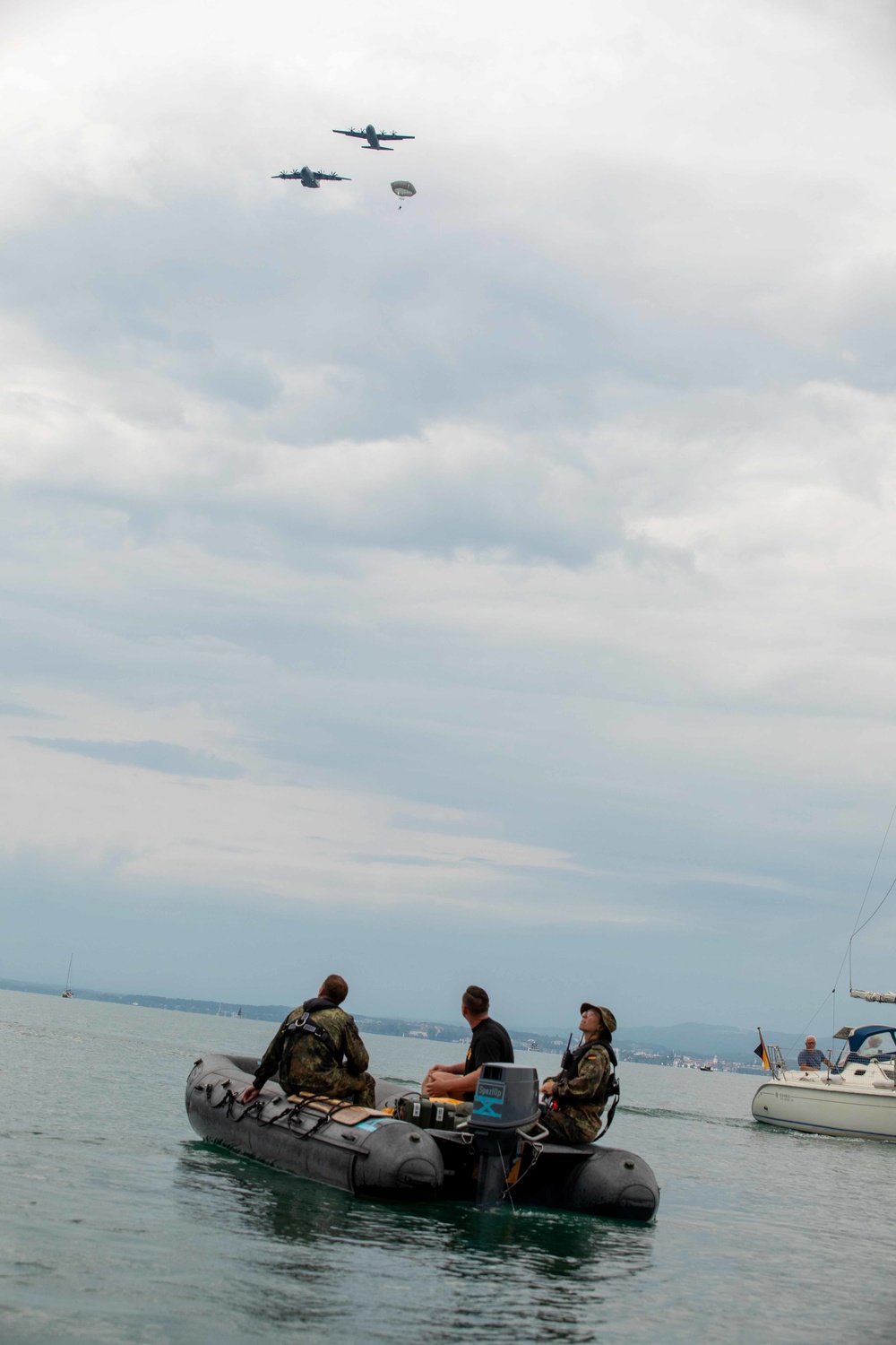 Sky Soldiers team up with German paratroopers jump into lake