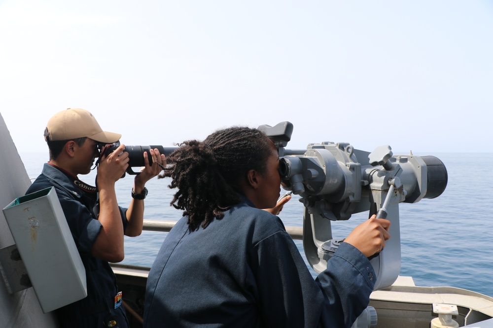 SNOOPIE Team and Navigation Equipment Maintenance Aboard the USS Sioux City