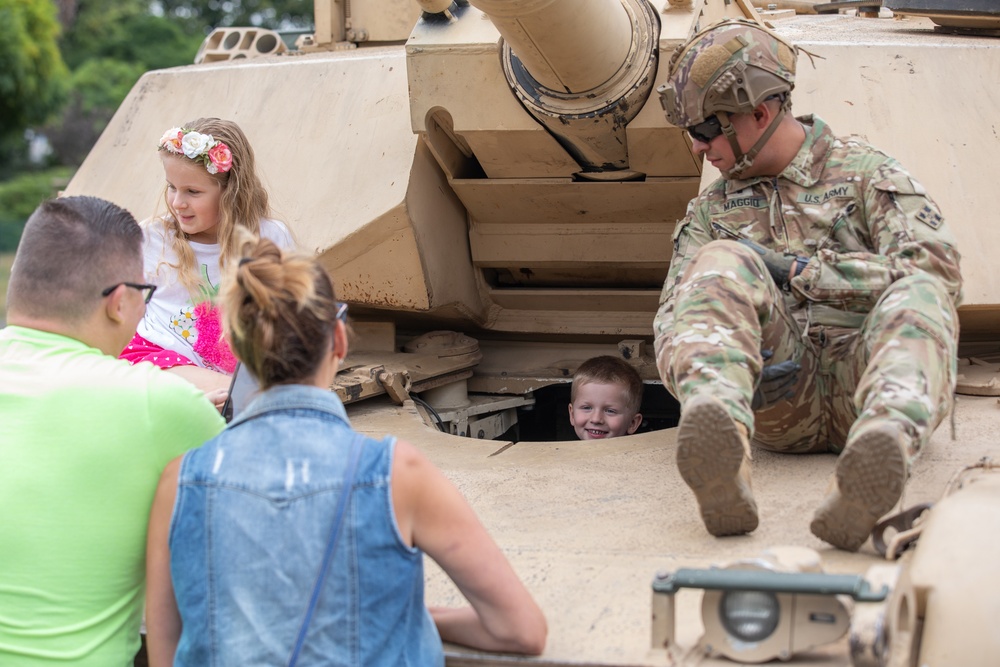 U.S. and Polish armies military picnic in Poland