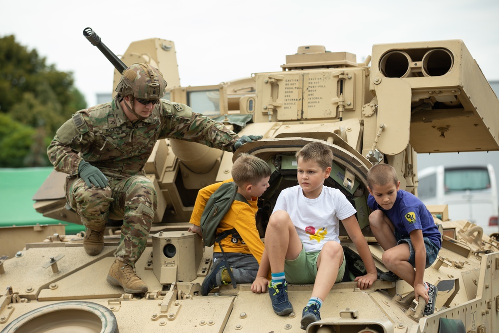 U.S. and Polish armies military picnic in Poland