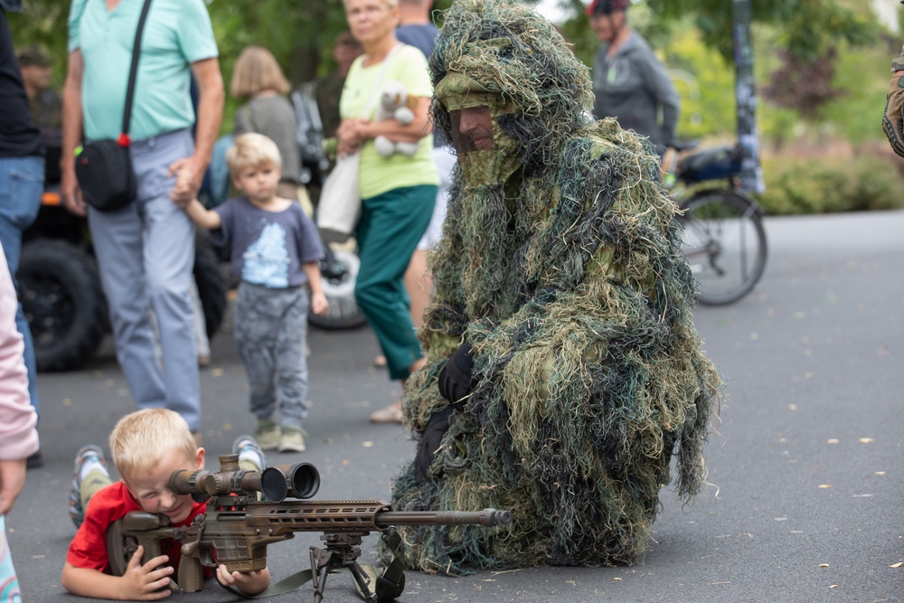 U.S. and Polish armies military picnic in Poland