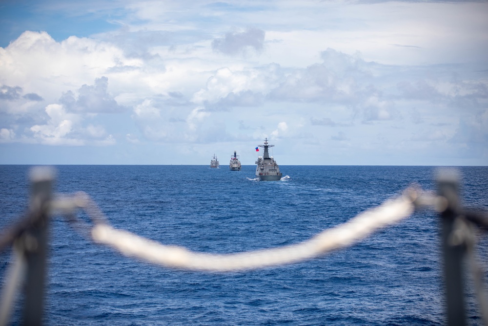 RIMPAC 2022 Fleet Sails in Formation