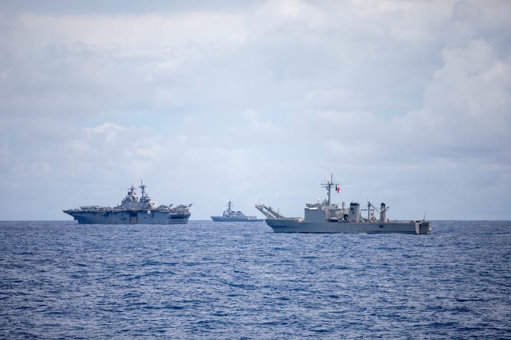 DVIDS - Images - RIMPAC 2022 Fleet Sails in Formation [Image 9 of 10]