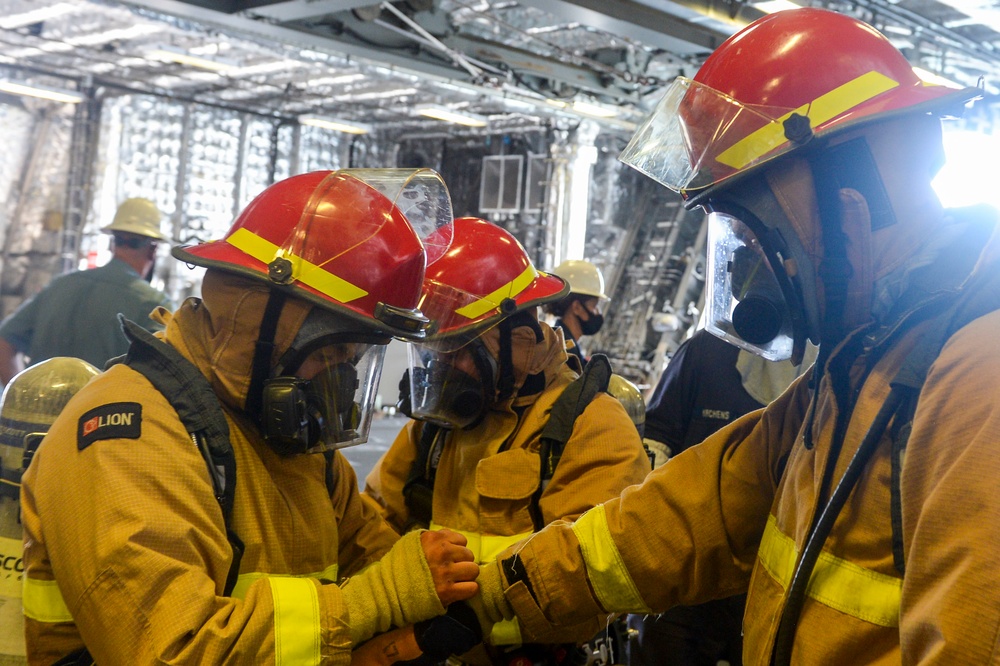 USS Manchester (LCS 14) Holds Damage Control Drill