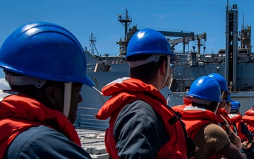 USS Gridley Conducts a Replenishment-at-Sea with USNS Washington Chambers