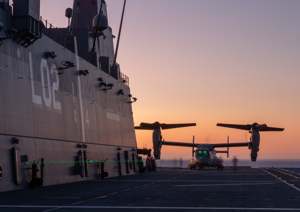 MV-22B Ospreys perform maintenance in Canberra