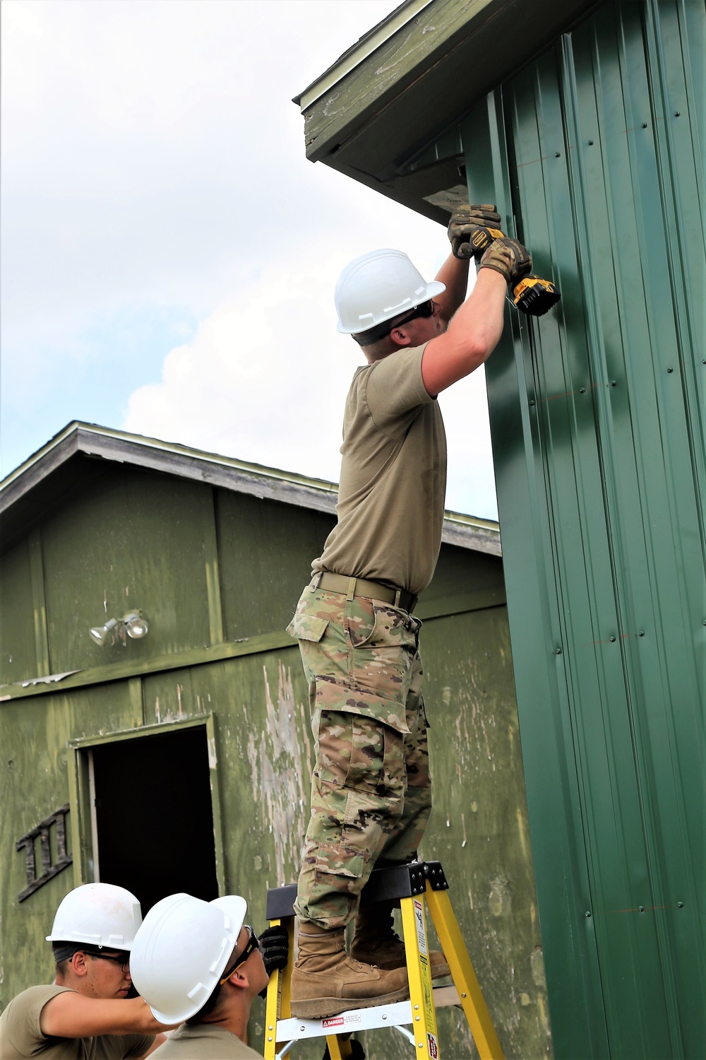 Army Reserve's 389th Engineer Company Soldiers build skills supporting troop project at Fort McCoy