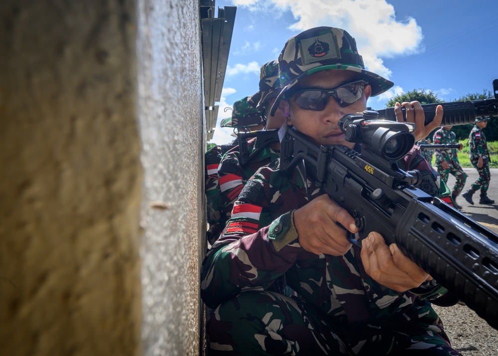 DVIDS - Images - U.S., Indonesia Soldiers Conduct Small Unit Tactics ...