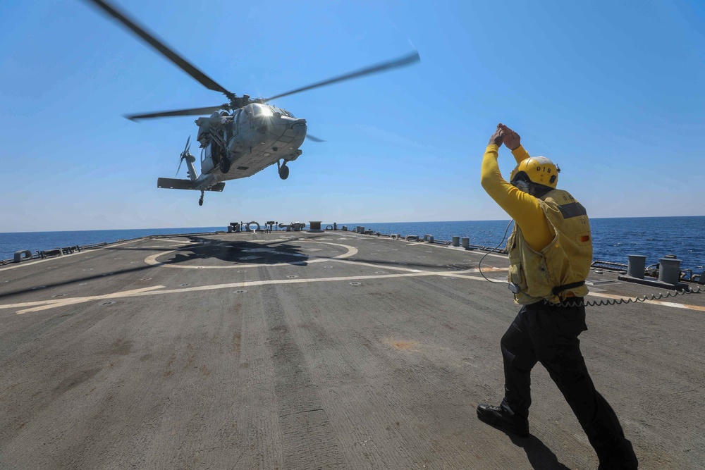 USS Cole Conducts Flight Quarters