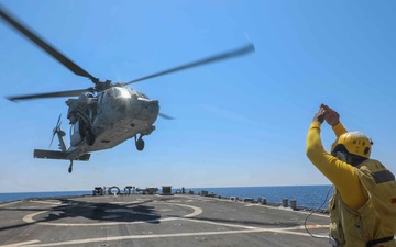 USS Cole Conducts Flight Quarters