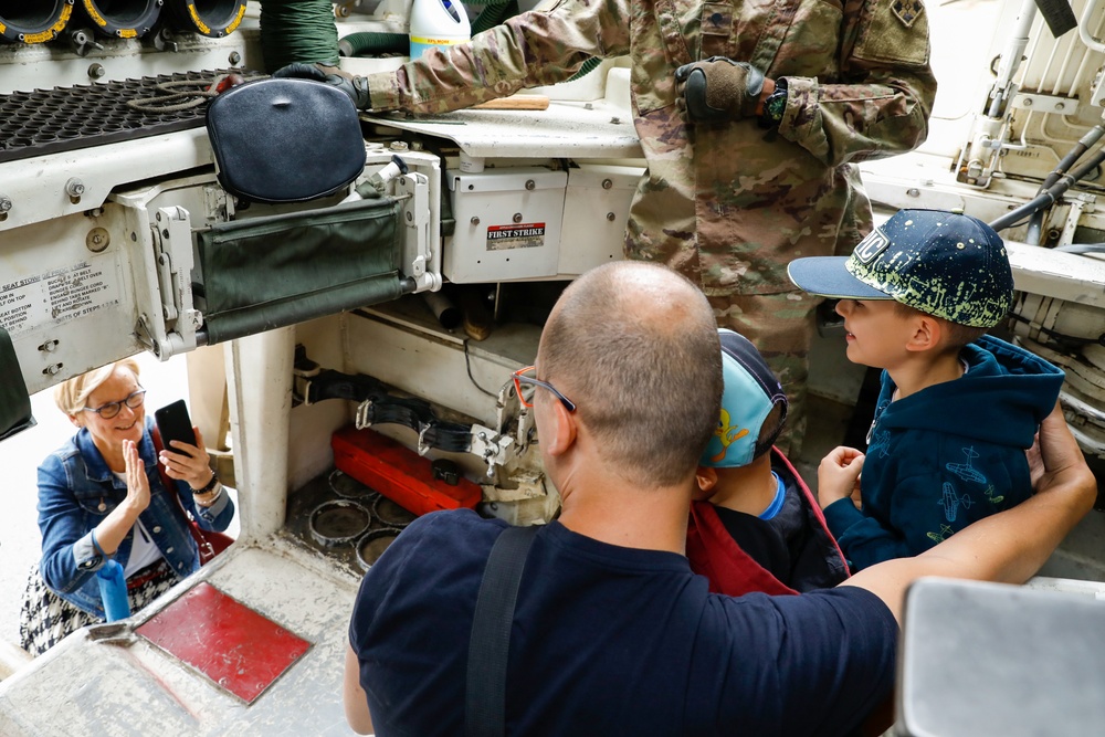 Iron Brigade, 4ID and 1ID Participate in military picnic in Poland