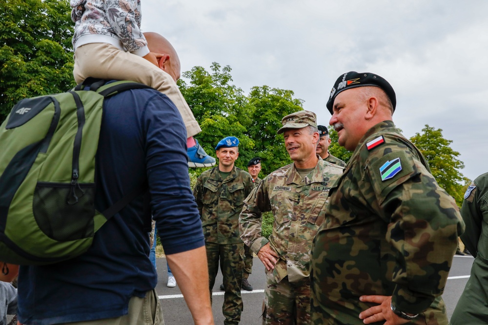 Iron Brigade, 4ID and 1ID Participate in military picnic in Poland