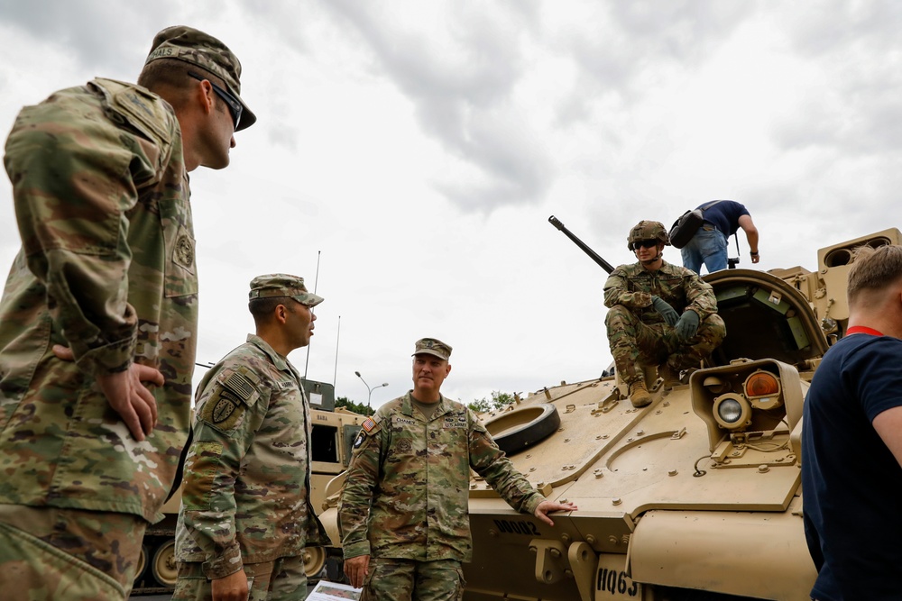 Iron Brigade, 4ID and 1ID Participate in military picnic in Poland