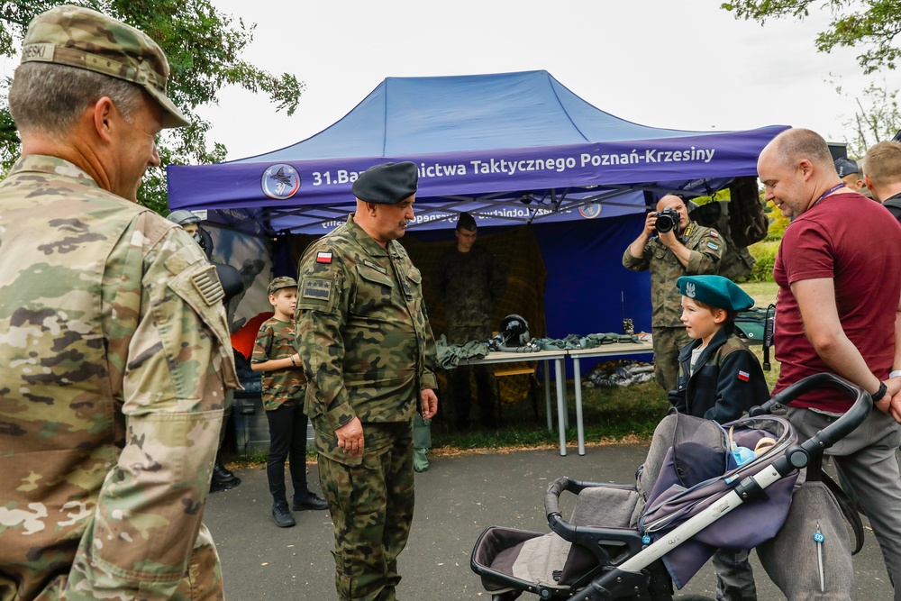 Iron Brigade, 4ID and 1ID Participate in military picnic in Poland