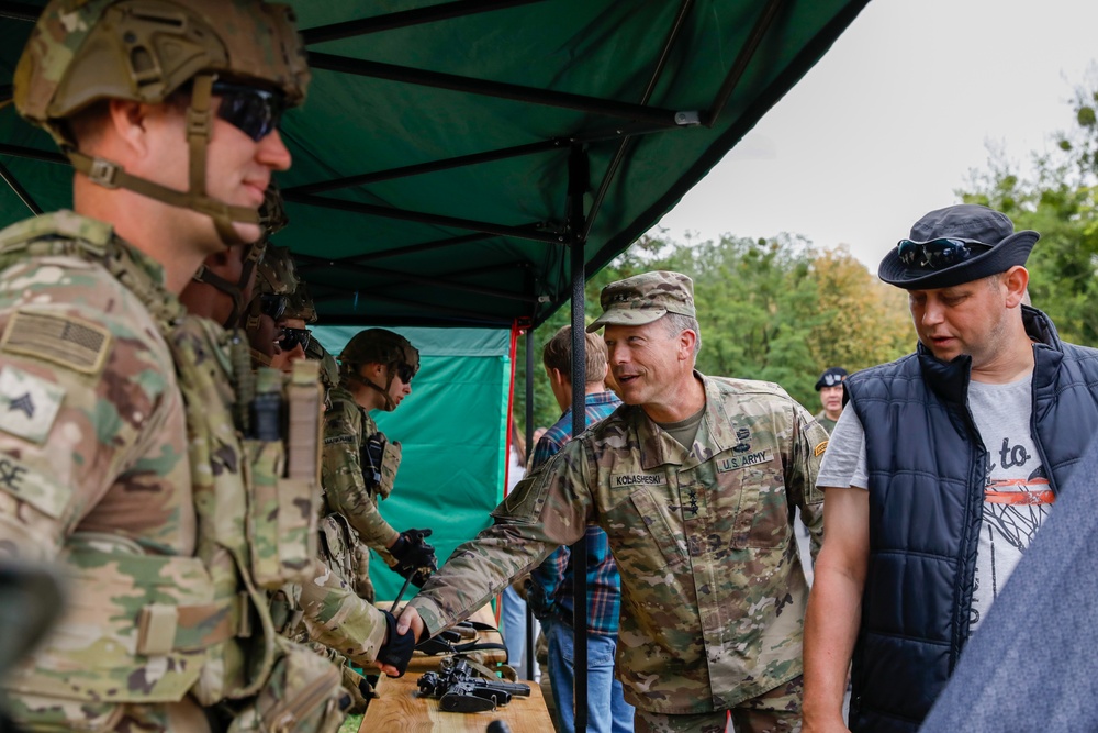 Iron Brigade, 4ID and 1ID Participate in military picnic in Poland