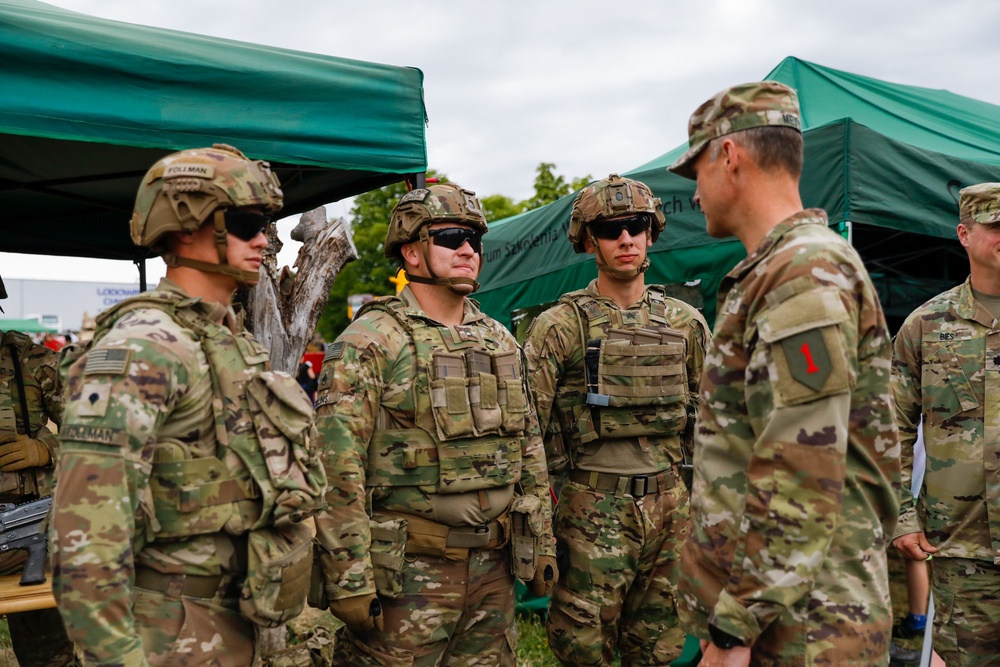 Iron Brigade, 4ID and 1ID Participate in military picnic in Poland