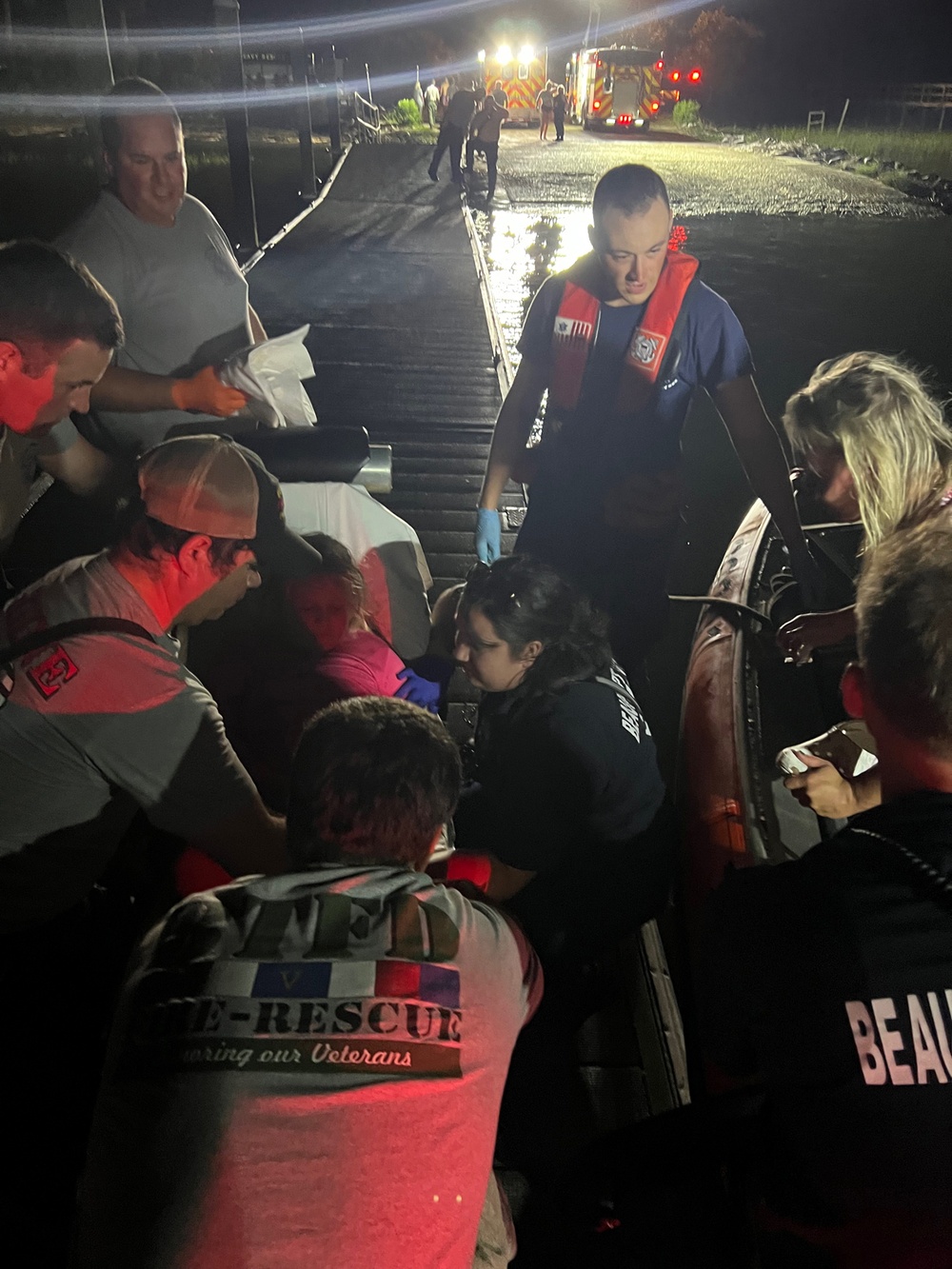 Dvids Images Coast Guard Partner Agencies Rescues 9 From Water Near Daufuskie Island Image 5161