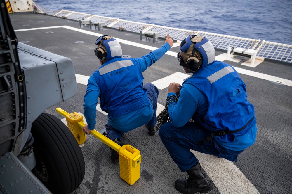 USCGC Midgett transits near Hawaiian Islands