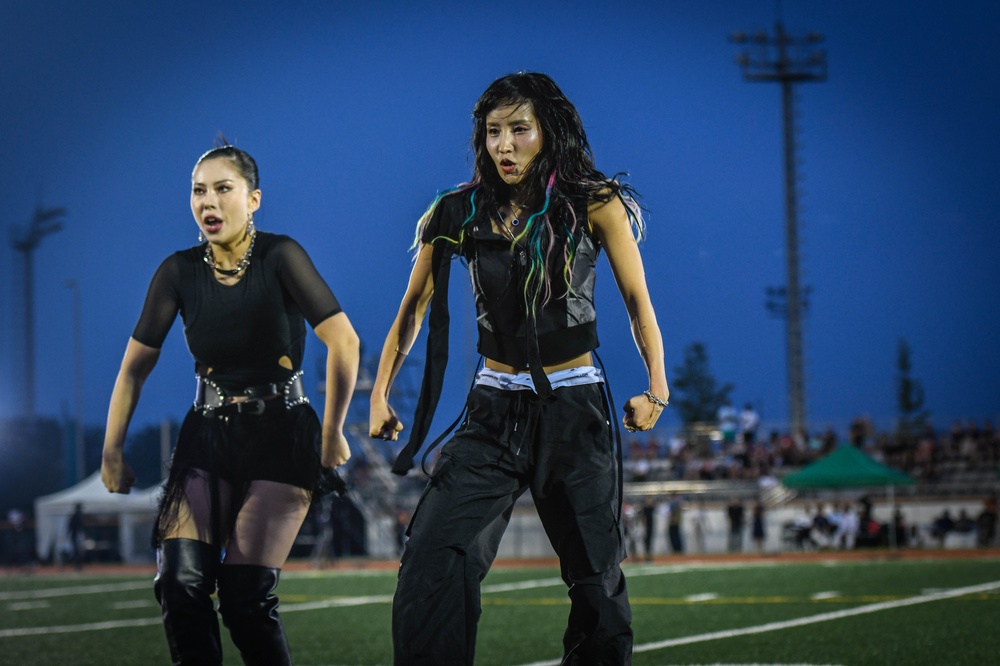 Legends Soccer Match - La Chica Halftime Performance