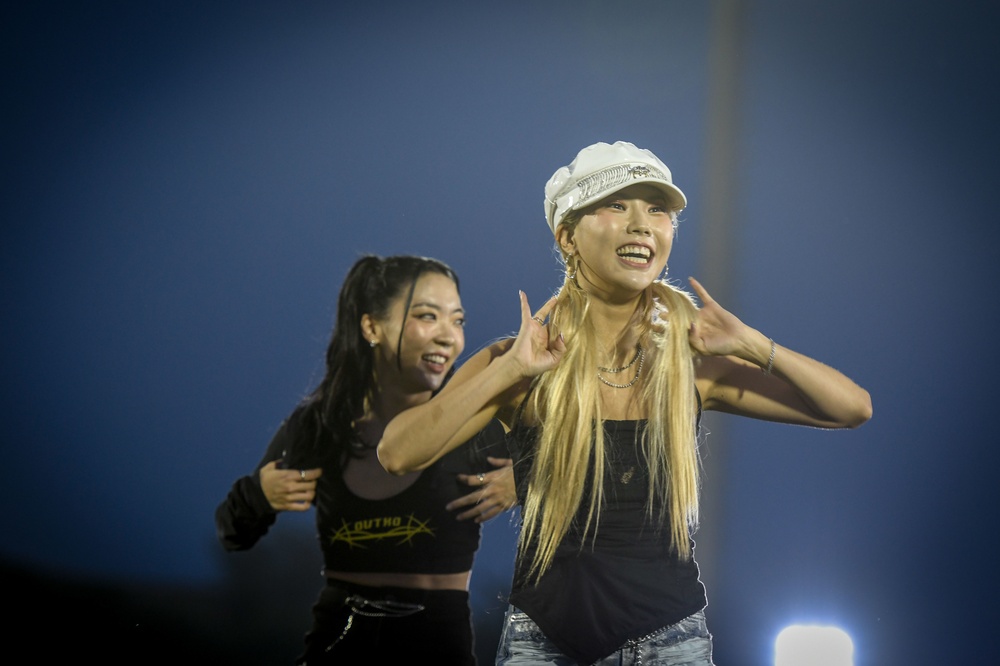 Legends Soccer Match - La Chica Halftime Performance