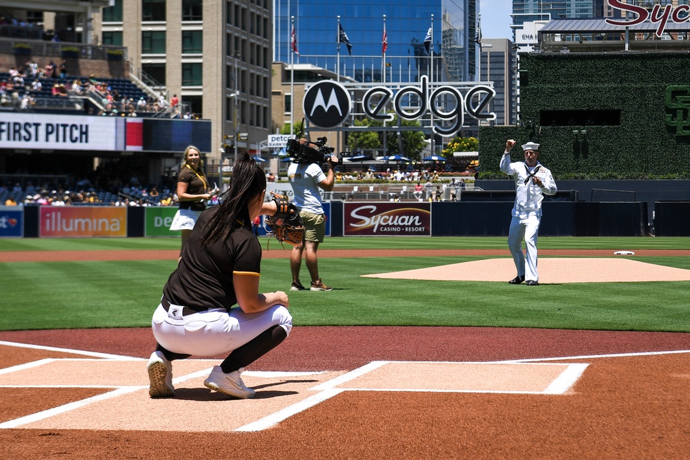 Padres Salute to the Navy Ceremony