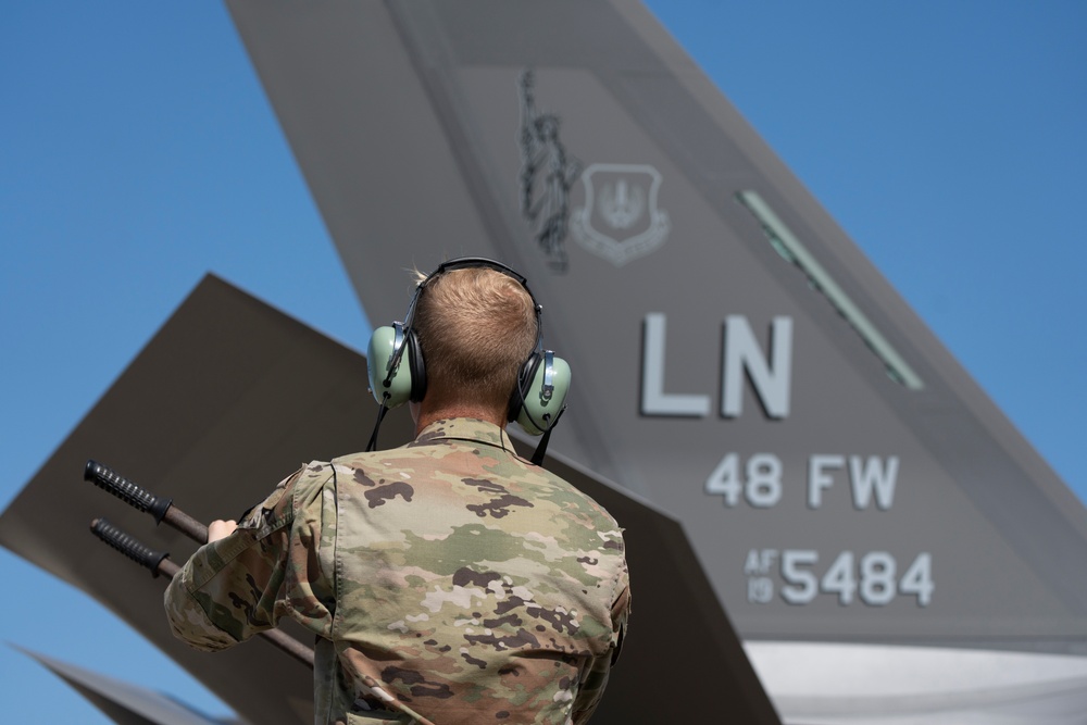 F-35 maintainers keep Lightning ready during exercise PR22