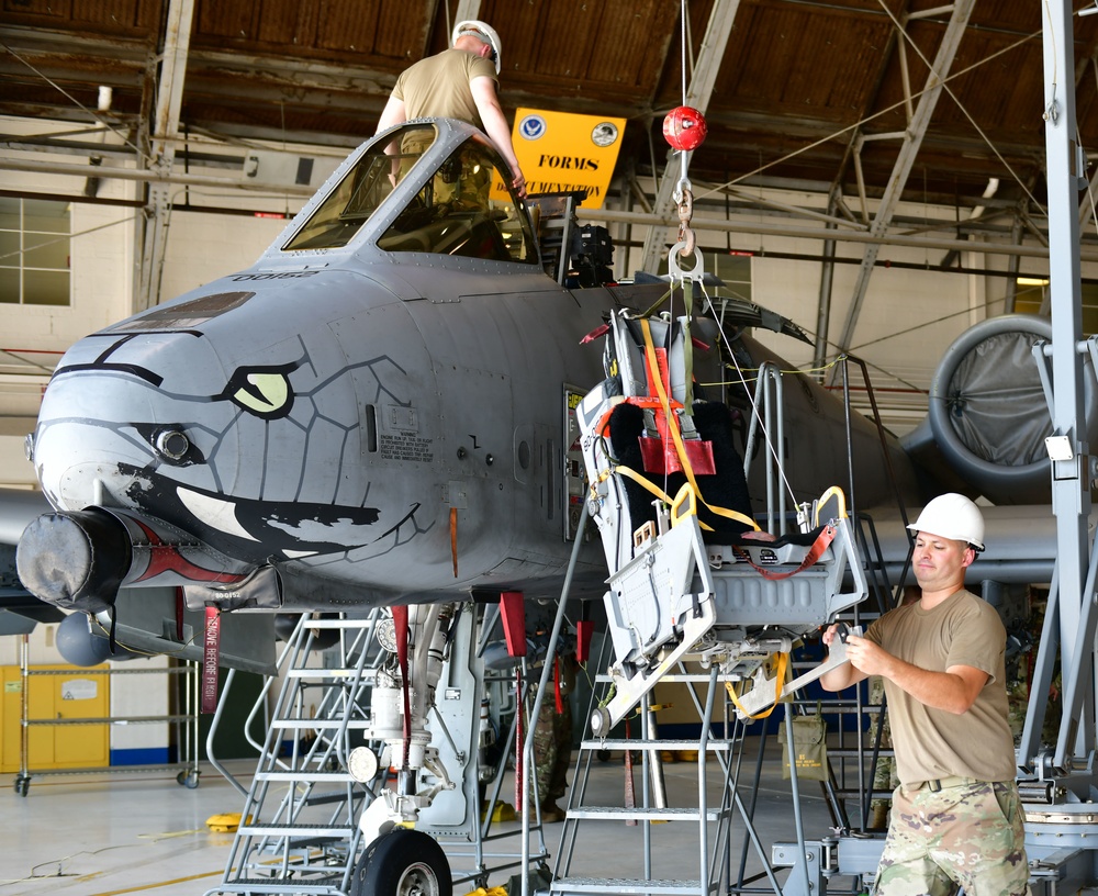 122FW Aircrew Egress Systems inspect ejection seat