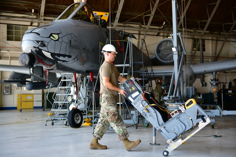 122FW Aircrew Egress Systems inspect ejection seat