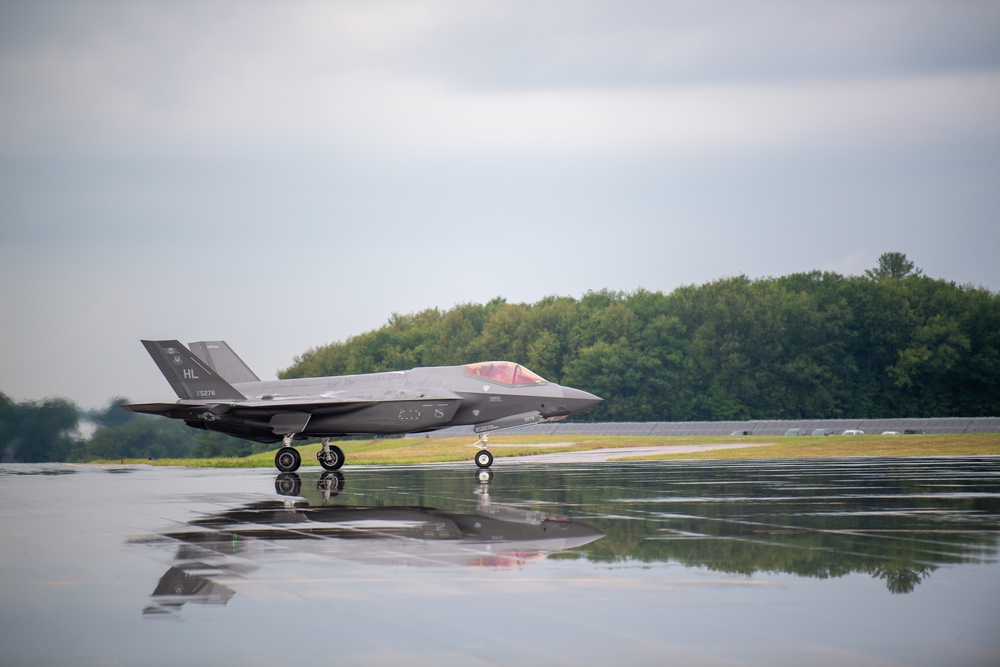 Airmen Return from Overseas Deployment