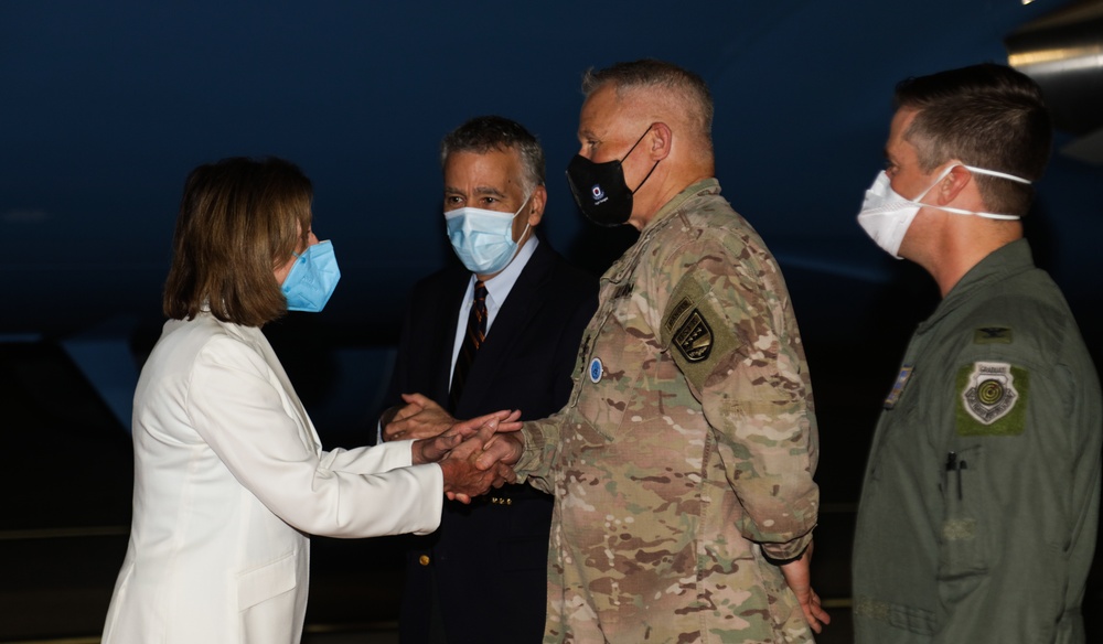 UNC/CFC/USFK commander welcomes U.S. House speaker