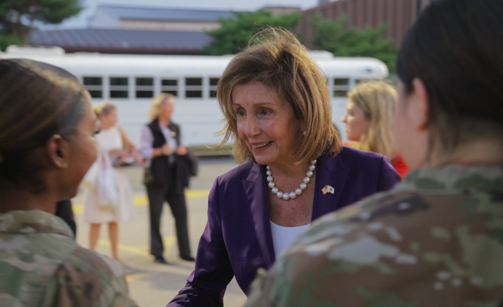 UNC/CFC/USFK commander welcomes U.S. House speaker