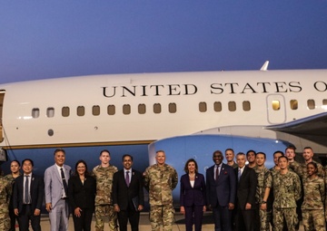 UNC/CFC/USFK commander welcomes U.S. House speaker