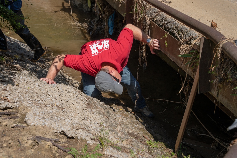 USACE engineers inspect bridges impacted by Eastern Kentucky flooding