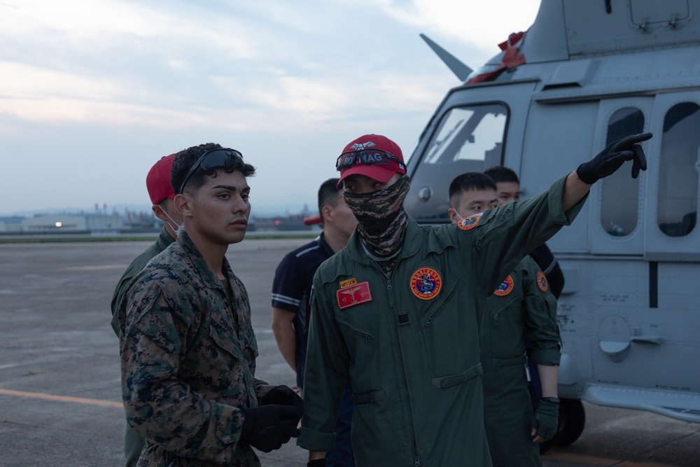 U.S. and ROK Marines Train Together