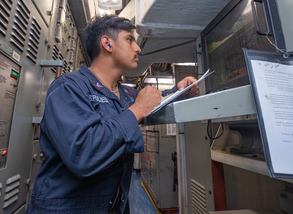 USS Antietam (CG 54) Engine Room