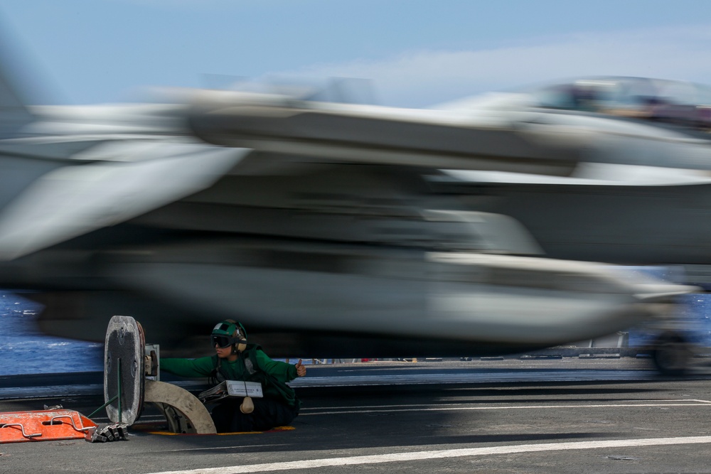 Abraham Lincoln conducts flight operations