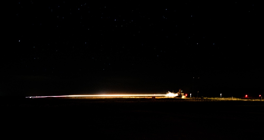 1-68 AR conducts a Bradley gunnery table VI at night