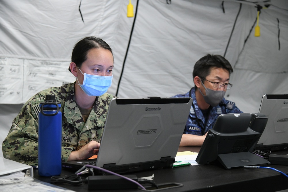 Multinational Forces Work Together at HADR Camp