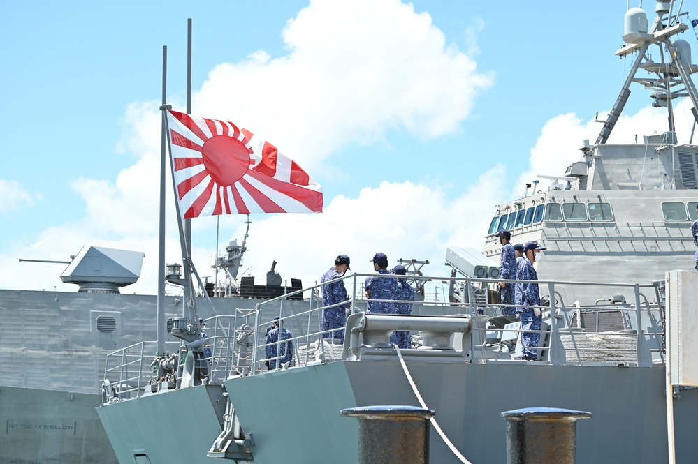 JS Takanami Departs Pearl Harbor