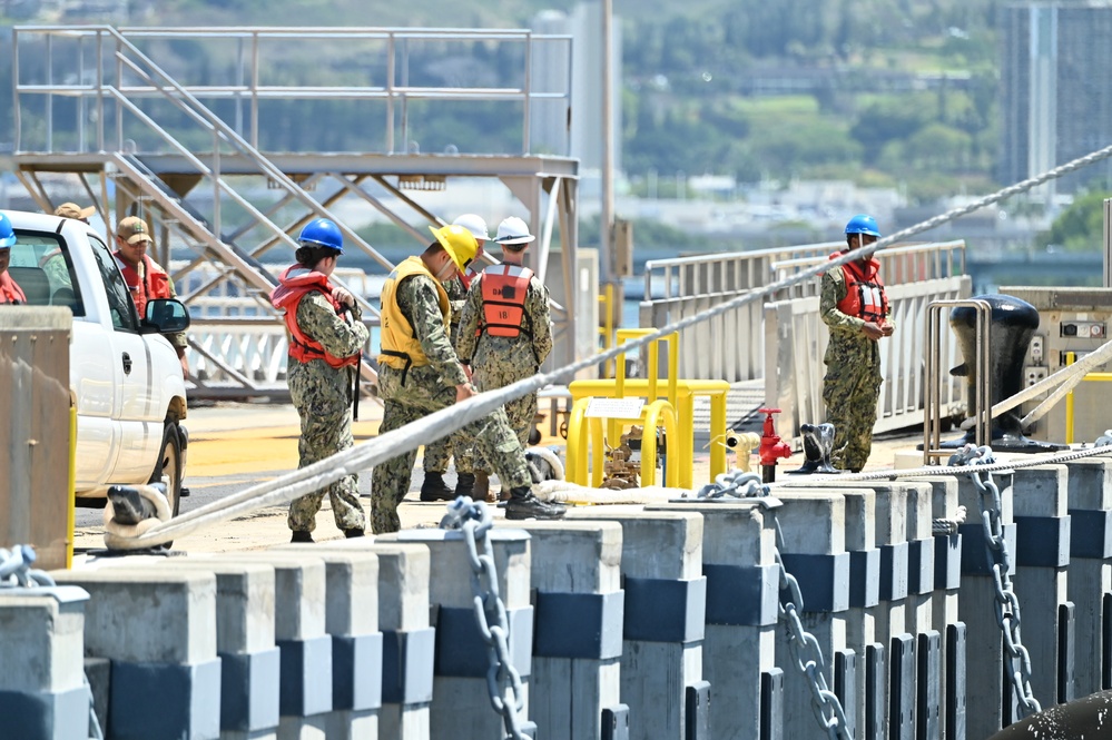 JS Takanami Departs Pearl Harbor
