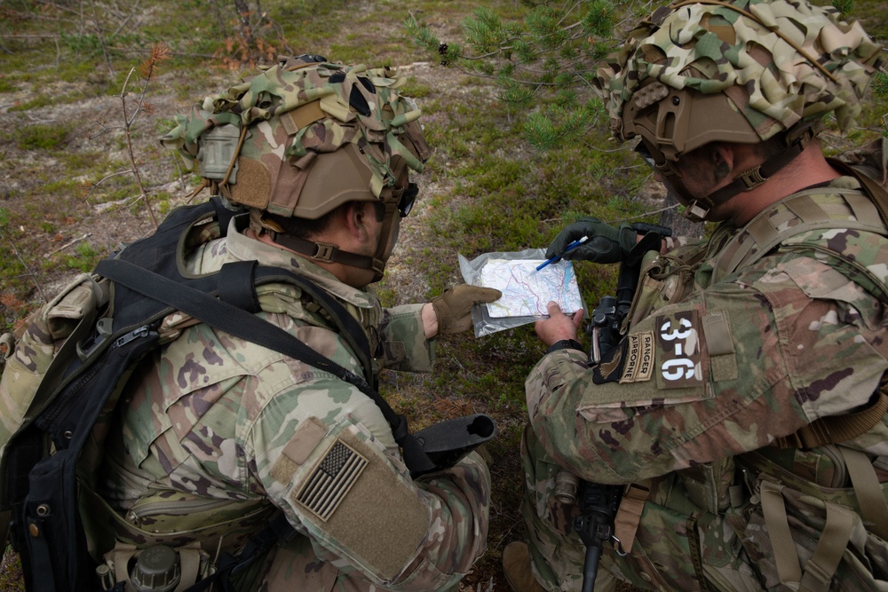 U.S. and Finnish Soldiers Conduct a Situational Training Exercise