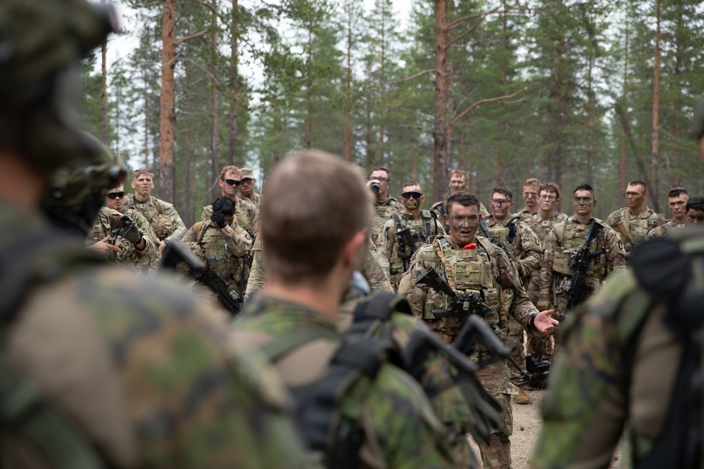 U.S. and Finnish Soldiers Conduct a Situational Training Exercise