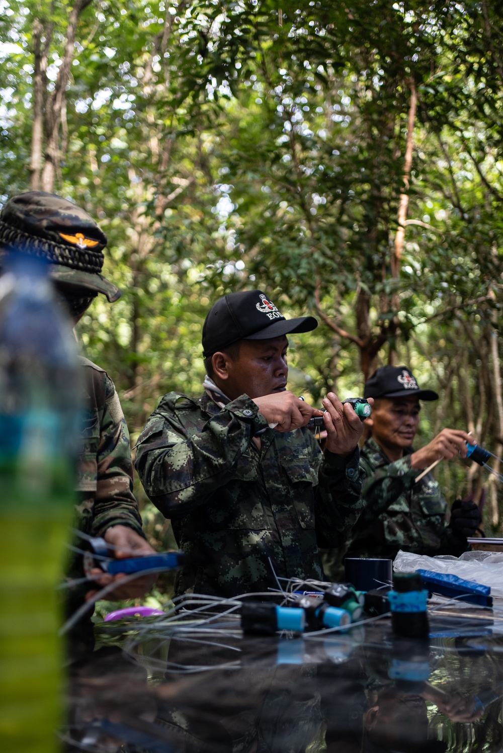 HMA Thailand 22 | Royal Thai and U.S. Marine EOD technicians build improvised shaped charges