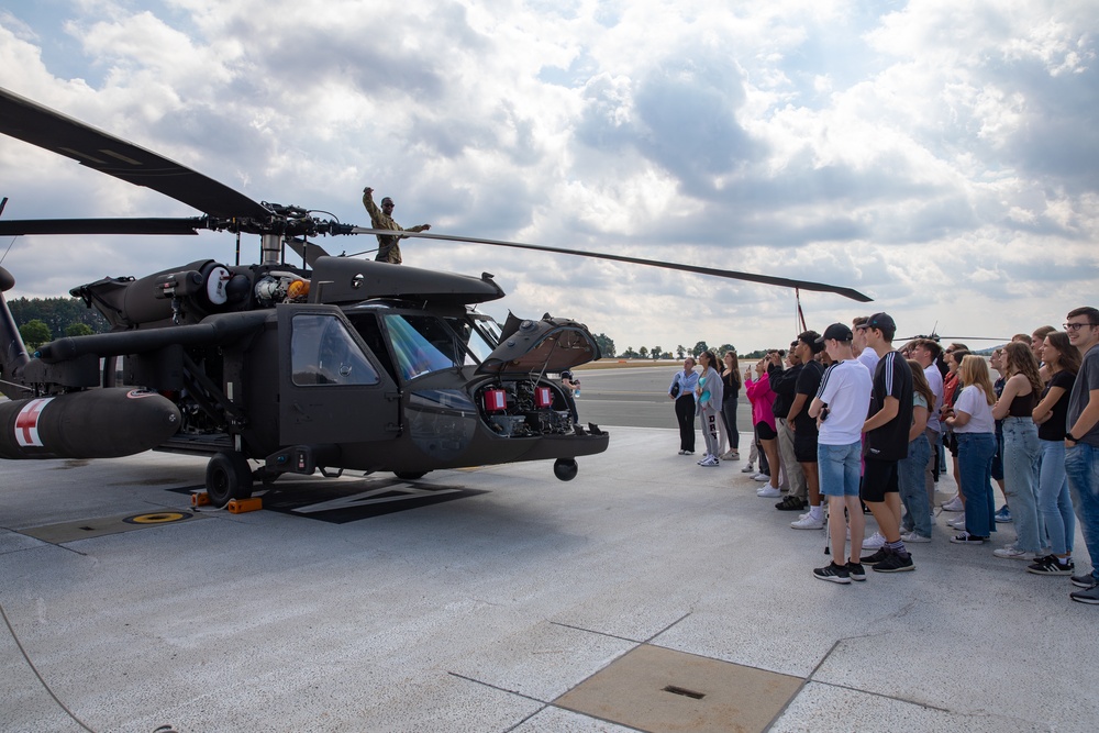 Students visit Grafenwoehr Training Area